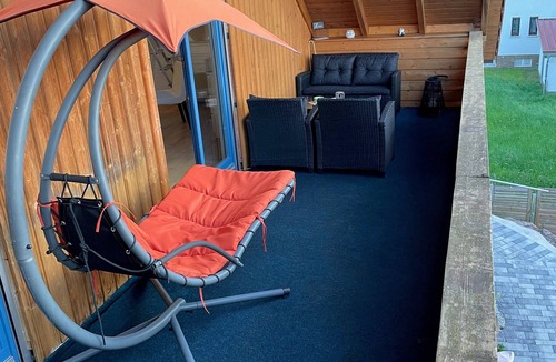 Ebersburg Apartment | Apartment 'Ferienwohnung Pappert' with Mountain View, Balcony and Wi-Fi