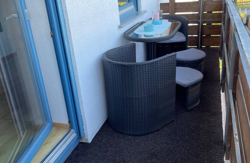 Ebersburg Apartment | Apartment 'Ferienwohnung Pappert' with Mountain View, Balcony and Wi-Fi