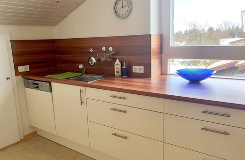 Schoemberg Apartment | Apartment 'Ferienwohnung Schönbucher, 85qm' with Shared Terrace, Shared Garden and Wi-Fi