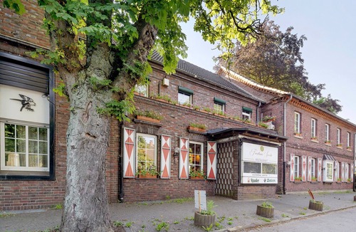 Bottrop Apartment | Apartment 'Ferienwohnung "Am Waldrand"' with Wi-Fi and Air Conditioning