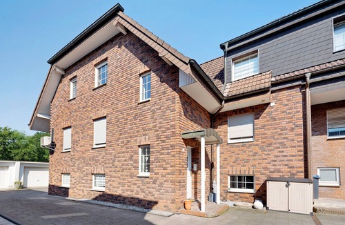Bottrop Apartment | Apartment 'Ferienwohnung "Am Waldrand"' with Wi-Fi and Air Conditioning