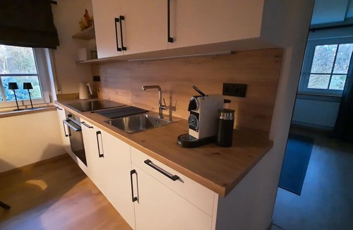 Ebersberg District Apartment | Apartment 'Ferienwohnung Am Schloss Elkofen' with Private Terrace and Wi-Fi