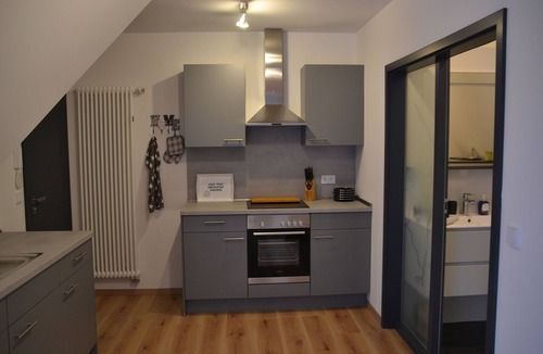 Iphofen Apartment | Apartment 'Ferienwohnung 4 Spätburgunder 56qm' with Shared Terrace, Balcony and Wi-Fi