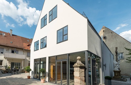 Iphofen Apartment | Apartment 'Ferienwohnung 4 Spätburgunder 56qm' with Shared Terrace, Balcony and Wi-Fi