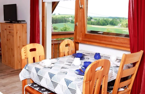 Hohenbodman Apartment | Apartment 'Ferienwohnung 3, 70 Qm' with Shared Garden, Balcony and Wi-Fi
