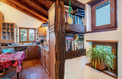 Betschdorf Apartment | Apartment 'Fleurie' with Shared Terrace, Shared Garden and Wi-Fi