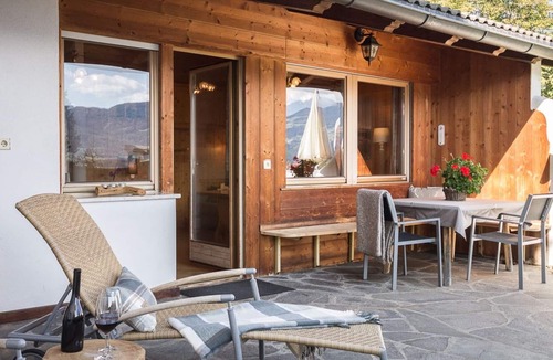 Feldthurns Apartment | Apartment for 2-4 people with a large terrace and sauna as well as a tiled stove