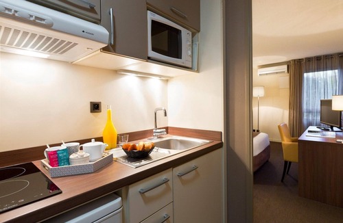 Ferney-Voltaire Apartment | Apartment for 2 people with pool view