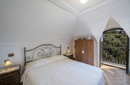 Montepertuso Apartment | Apartment for 2 people in the hills of Positano, with small balcony overlooking the sea