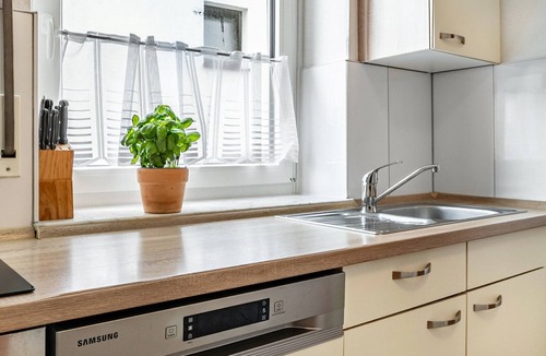 Halberg Apartment | Apartment for 6 Guests, 85 m², with Private Terrace and Wi-Fi