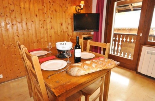 La Chapelle-d'Abondance Apartment | Apartment L'Echo de la corne by Interhome