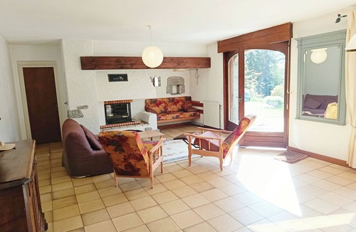 Le Chambon-sur-Lignon Apartment | Apartment with terrace. 15 minutes from the town center, in a quiet, green setting.