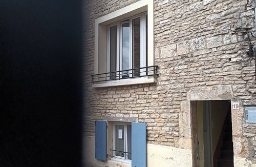 Noyers-sur-Serein House | Apartment