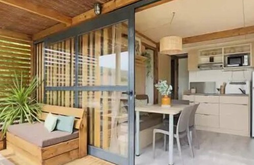 Plomodiern Ski Chalet | Apartment