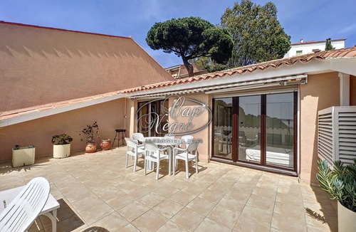 Le Rayol Apartment | Apartment with terrace and sea view near Rayol Beach