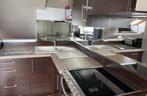 Saint-Cast-le-Guildo Apartment | Apartment 'Newport Vue Mer' with Sea View, Private Terrace and Wi-Fi