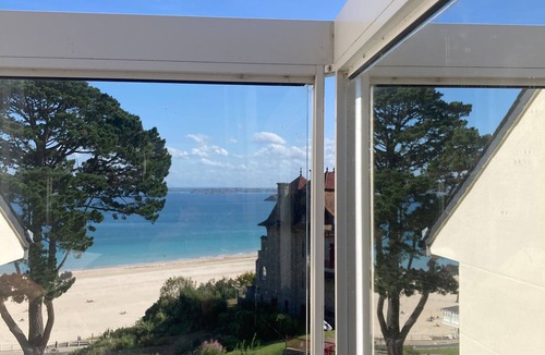 Saint-Cast-le-Guildo Apartment | Apartment 'Newport Vue Mer' with Sea View, Private Terrace and Wi-Fi