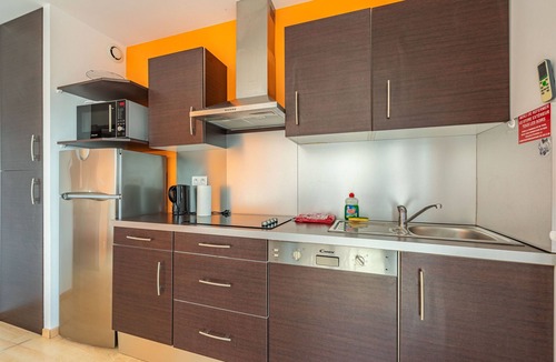 Saint-Simon-de-Bordes Apartment | Apartment 'Le Clos Du Champ De L'Amour - Fort Boyard' with Private Pool, Wi-Fi & AC
