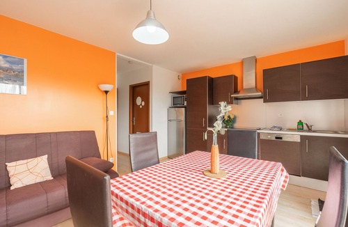 Saint-Simon-de-Bordes Apartment | Apartment 'Le Clos Du Champ De L'Amour - Marennes' with Private Pool, Wi-Fi & AC