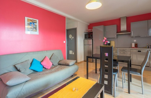 Saint-Simon-de-Bordes Apartment | Apartment 'Le Clos Du Champ De L'Amour - Rochefort' with Private Pool, Wi-Fi & AC