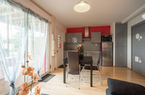 Saint-Simon-de-Bordes Apartment | Apartment 'Le Clos Du Champ De L'Amour - Royan' with Private Pool, Wi-Fi & Air Conditioning