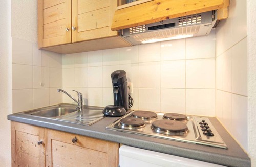 Saint-Sorlin-d'Arves Apartment | Apartment in Saint-Sorlin-d´Arves near ski