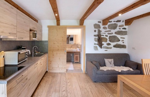 Stelvio Apartment | Apartment “Fragges Tscheppa” with Mountain View, Private Terrace and Wi-Fi