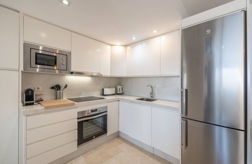 Marbella Seafront Promenade Apartment | Apartment 'Front Line Beach 2 Bedr' with Sea View, Wi-Fi and Air Conditioning