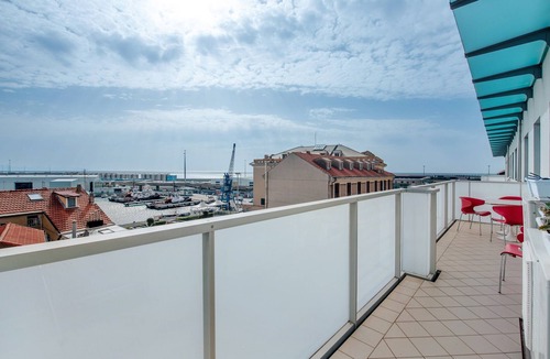 Savona Apartment | Apartment 'Frontemare' with Sea View, Wi-Fi and Air Conditioning