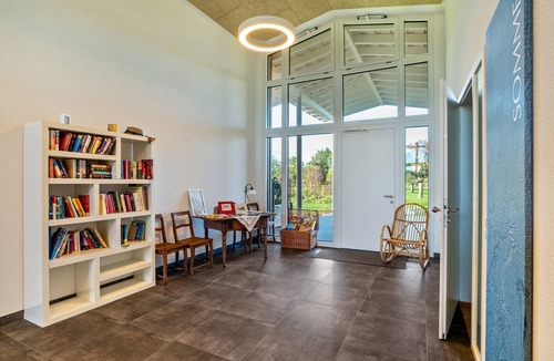 Conweiler Apartment | Apartment 'Frühling' with Shared Pool, Shared Garden and Wi-Fi