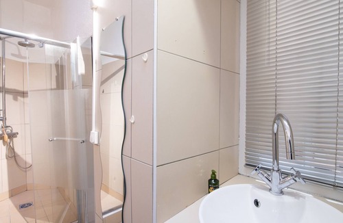 Ceret Apartment | Apartment / functional. CERET Center