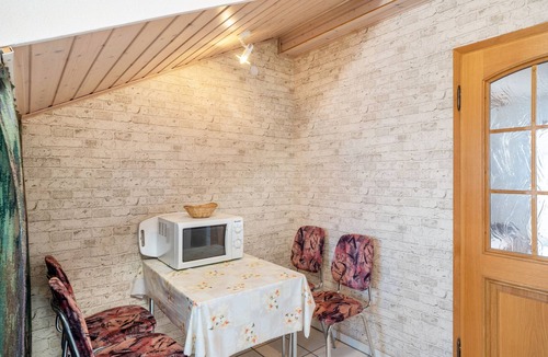 Neunkirchen Apartment | Apartment 'Gästehaus Marlies - Wohnung A' with Shared Garden