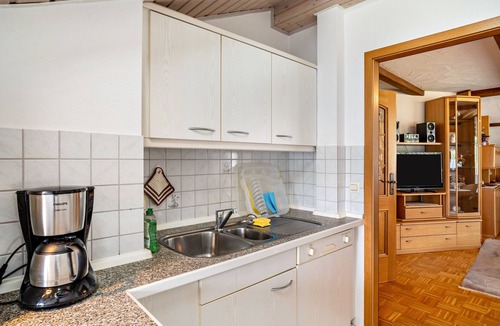 Neunkirchen Apartment | Apartment 'Gästehaus Marlies - Wohnung B' with Private Terrace