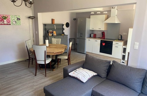 Le Fleix Apartment | Apartment Gîte Les Fleurs 3★ - Swimming Pool & Parking, Dordogne