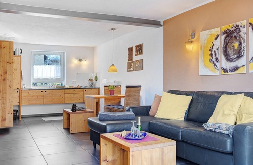 Bad Waldsee Apartment | Apartment 'Gartenglück' with Private Terrace