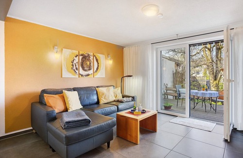 Bad Waldsee Apartment | Apartment 'Gartenglück' with Private Terrace