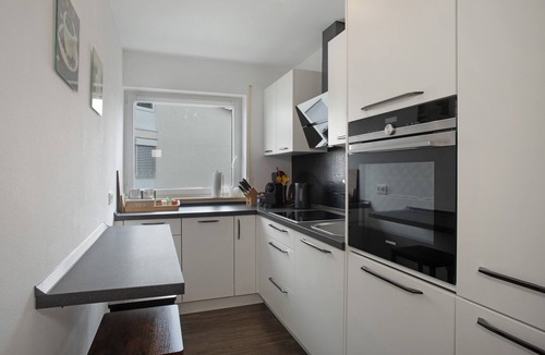 Weingarten Apartment | Apartment 'Geräumige Schöne Ferienwohnung' with Private Terrace, Balcony and Wi-Fi