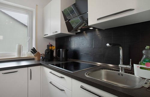 Weingarten Apartment | Apartment 'Geräumige Schöne Ferienwohnung' with Private Terrace, Balcony and Wi-Fi