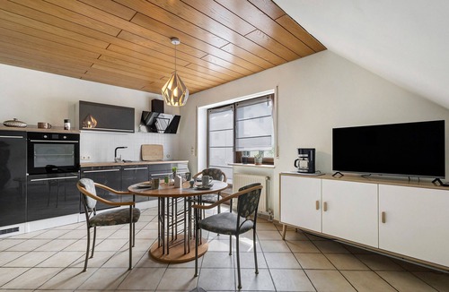 Weigendorf Apartment | Apartment 'Gerda' with Mountain View, Balcony and Wi-Fi
