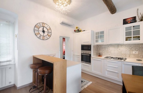 Nervi Apartment | Apartment 'Giada's Retreat' with Sea View, Wi-Fi and Air Conditioning