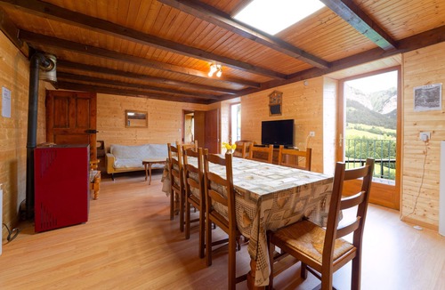 Montmin Apartment | Apartment 'Gite La Ferme' with Mountain View, Balcony and Wi-Fi