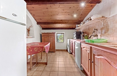 Bargeme House | Apartment 'Gite Bastide' with Lake View, Wi-Fi and Air Conditioning