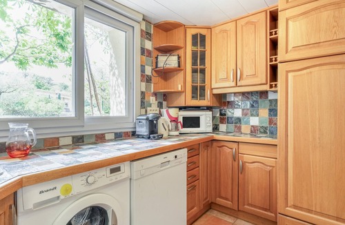 Villedieu Apartment | Apartment 'Gite Du Petit Bois - Bignone' with Shared Pool, Wi-Fi and Air Conditioning