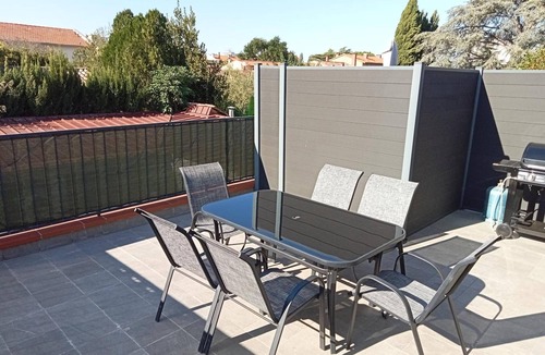 Toulouse Left Bank Apartment | Apartment 'Grand T2 tout confort' with Private Terrace, Wi-Fi and Air Conditioning