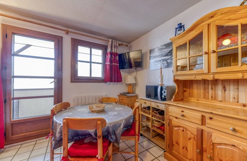 Villard-Reculas Apartment | Apartment 'Granges 8 - Bel Appt 4p Au Pied Des' with Mountain View and Balcony