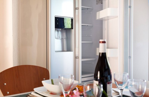 Monte Petrosu Apartment | Apartment 'Granito's' with Partial Sea View, Wi-Fi and Air Conditioning