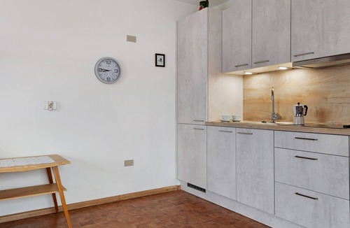 Feldthurns Apartment | Apartment 'Groß' with Mountain View, Shared Garden and Wi-Fi