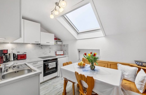 Ebersberg District Apartment | Apartment "Hanni" with Shared Garden, Balcony, and Wi-Fi