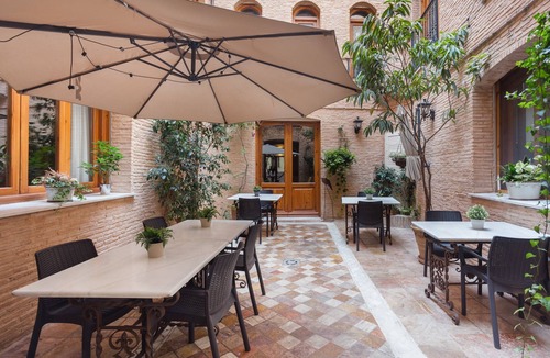 Villalonga Apartment | Apartment 'Habitacion Estandar - Edificio Contiguo' with Private Terrace, Wi-Fi and Air Conditioning