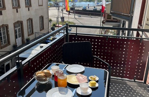 Alf Apartment | Apartment "Haus Budinger" with e-car charging facility